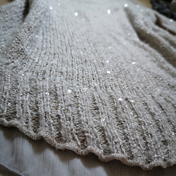 🔵 3/$30 Cute pull over Sweater - Picture 7 of 15